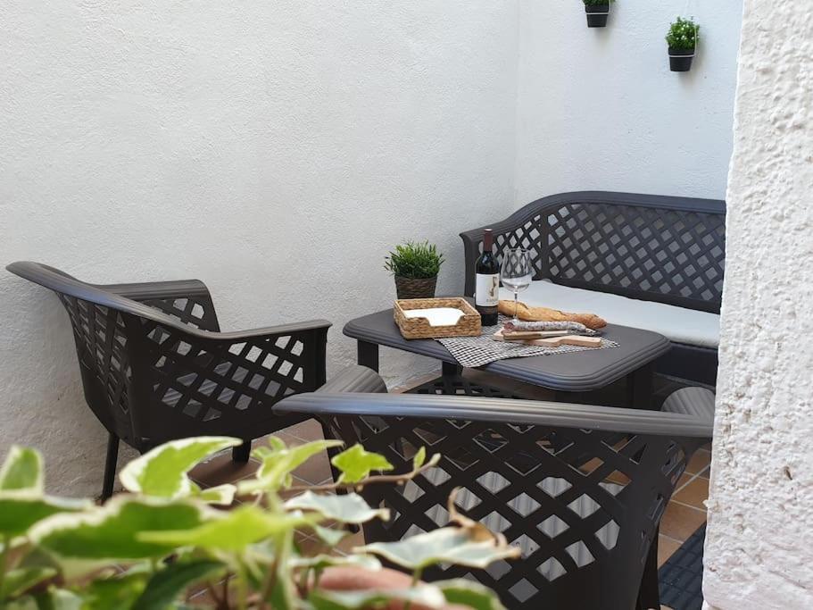 סנט ג'ון דה לס אבדסס Casa Ramona Apartamento De Pueblo Con Patio En El Centro De Sant Joan מראה חיצוני תמונה