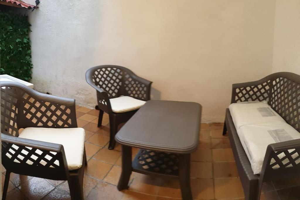 סנט ג'ון דה לס אבדסס Casa Ramona Apartamento De Pueblo Con Patio En El Centro De Sant Joan מראה חיצוני תמונה