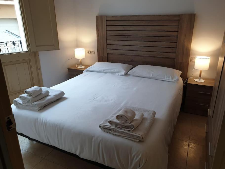 סנט ג'ון דה לס אבדסס Casa Ramona Apartamento De Pueblo Con Patio En El Centro De Sant Joan מראה חיצוני תמונה